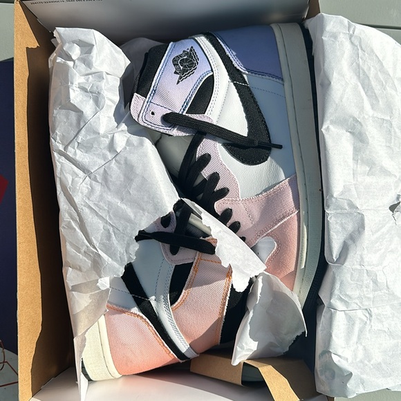 Jordan Retro 1 Skyline - Picture 7 of 7